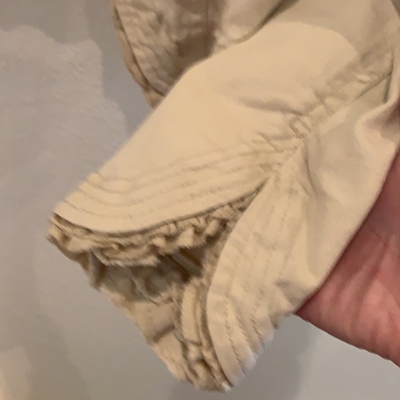 Super Cute Ruffled Jacket - Picture 3 of 4